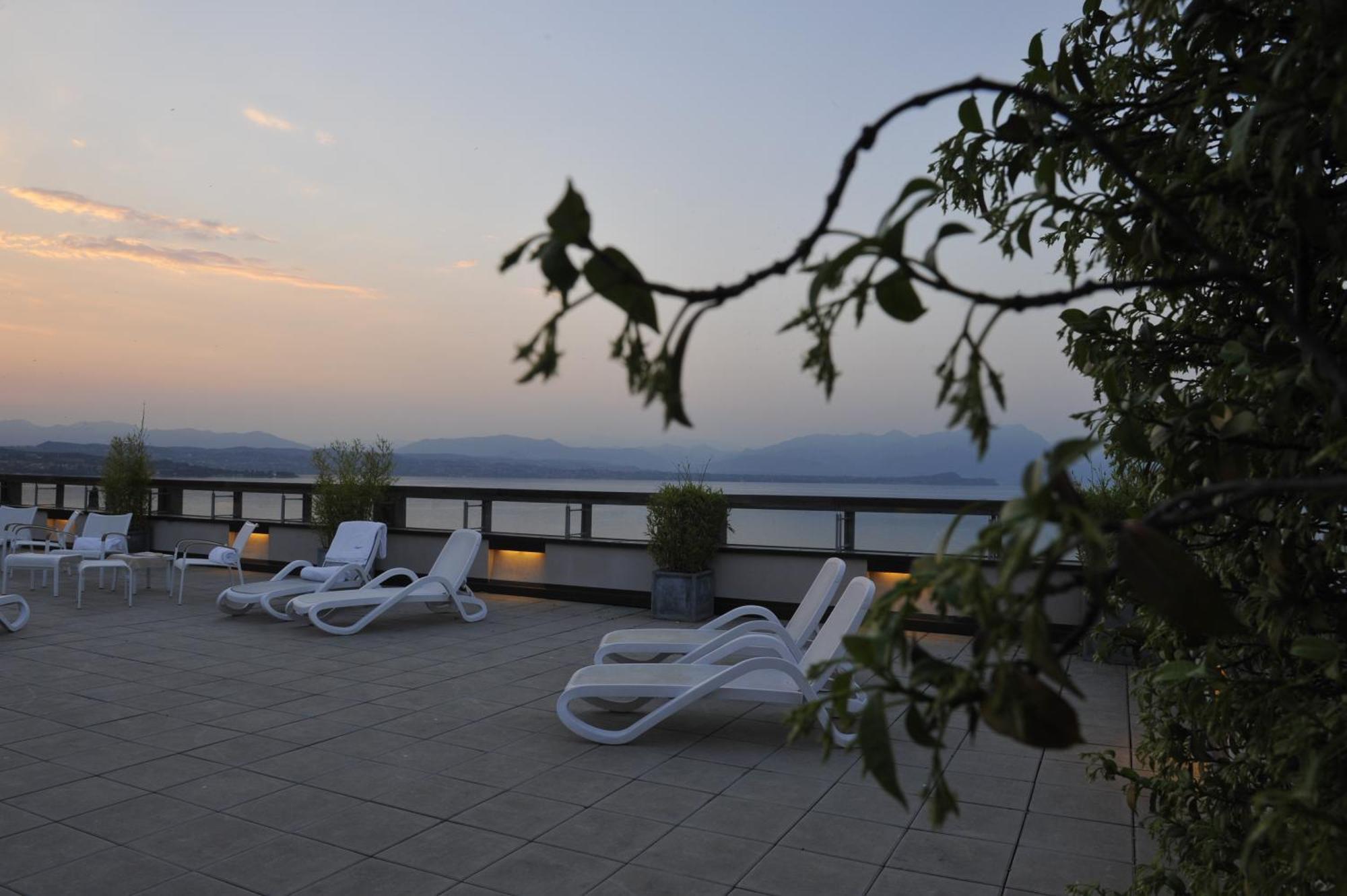 Hotel Acquaviva Del Garda Desenzano del Garda Exterior photo